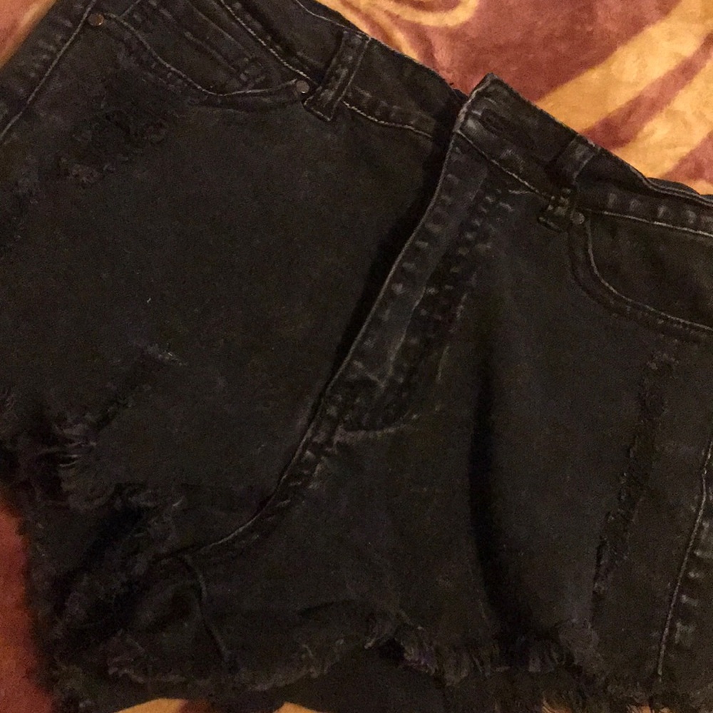 Black distressed shorts